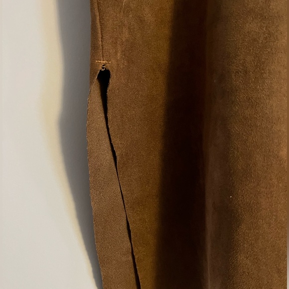 Wilfred Lis Suede skirt, size 2, rich brown color. - Picture 4 of 4